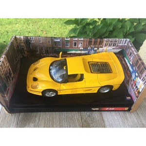 RARE Hot Wheels FERRARI F50 YELLOW 1:18 1998 w/ stand Pristine! Vintage
